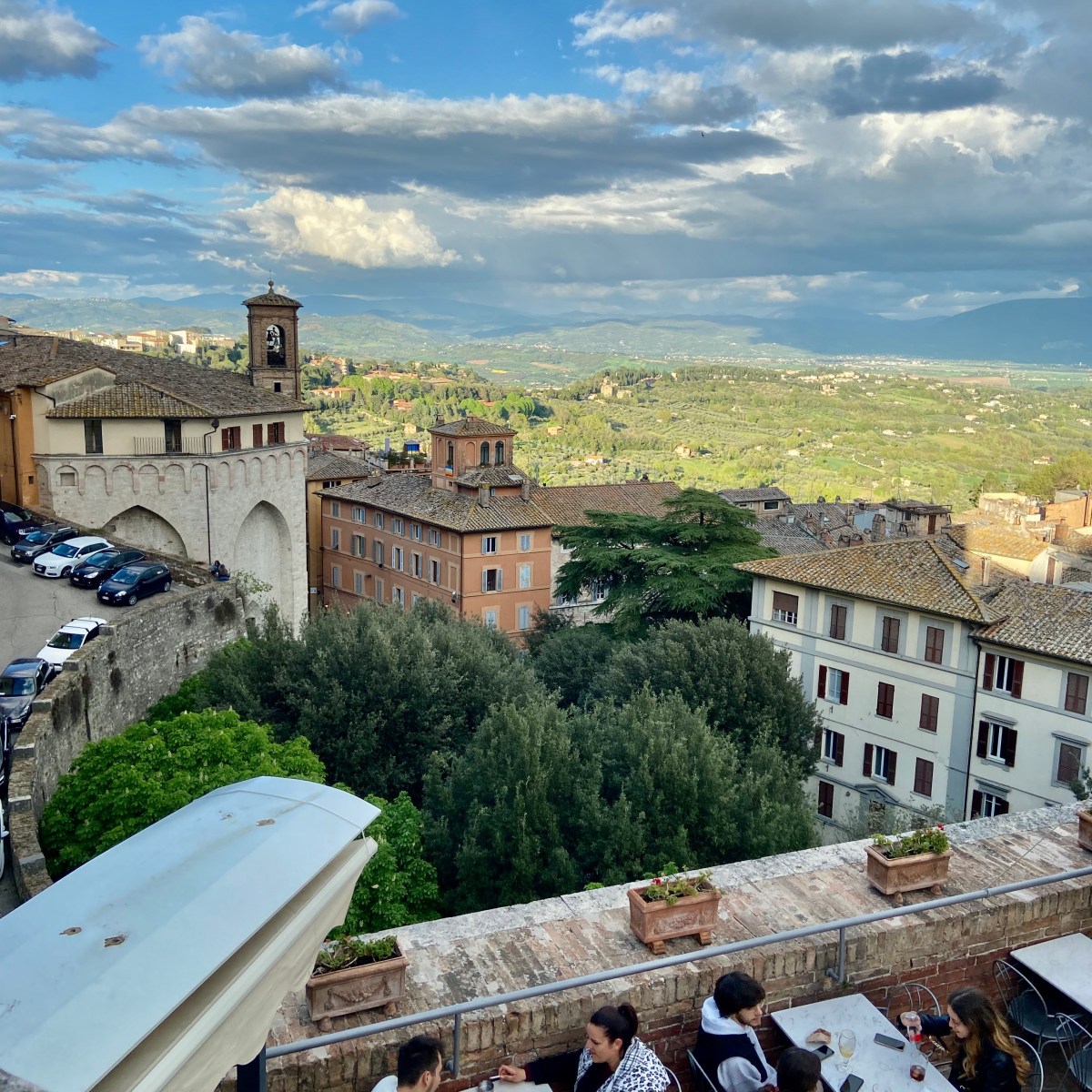ITINERARY: 7 Days in Central Italy by train + San Marino