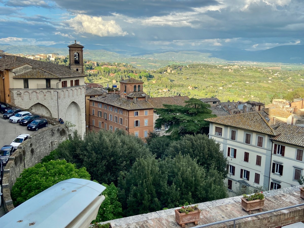 ITINERARY: 7 Days in Central Italy by train + San Marino