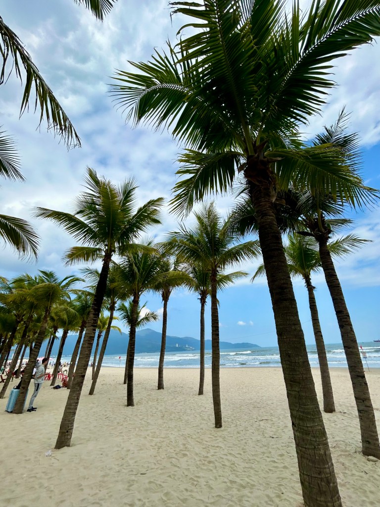da nang beach vietnam