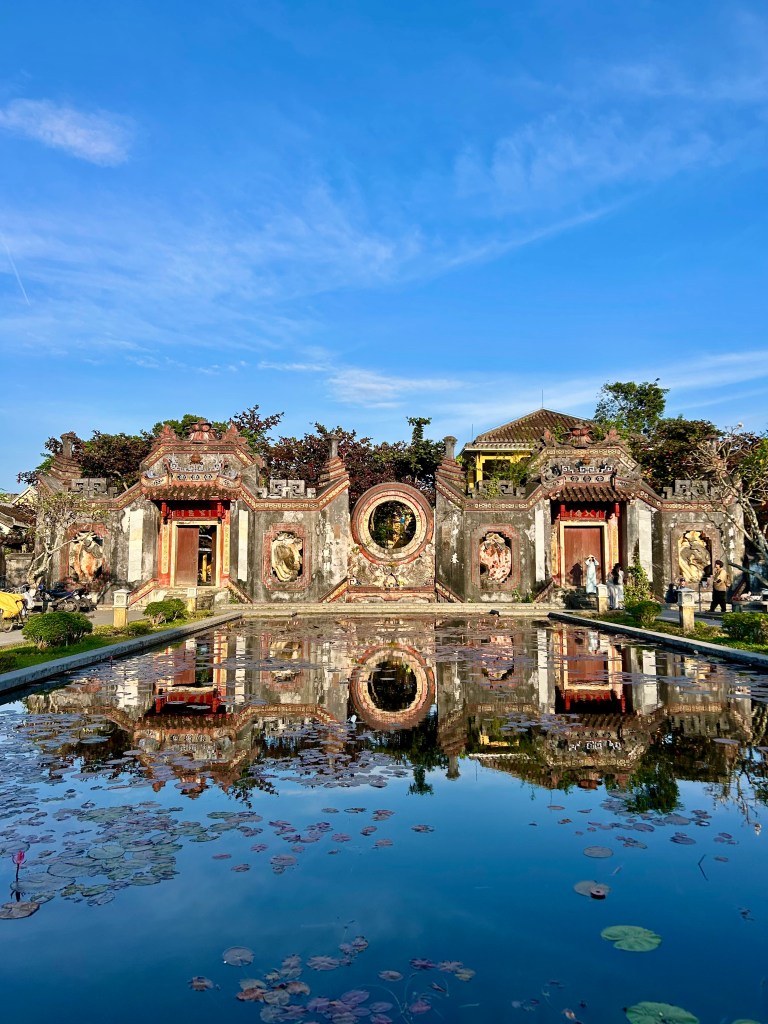 Ba Mu Temple Gate hoi an vietnam